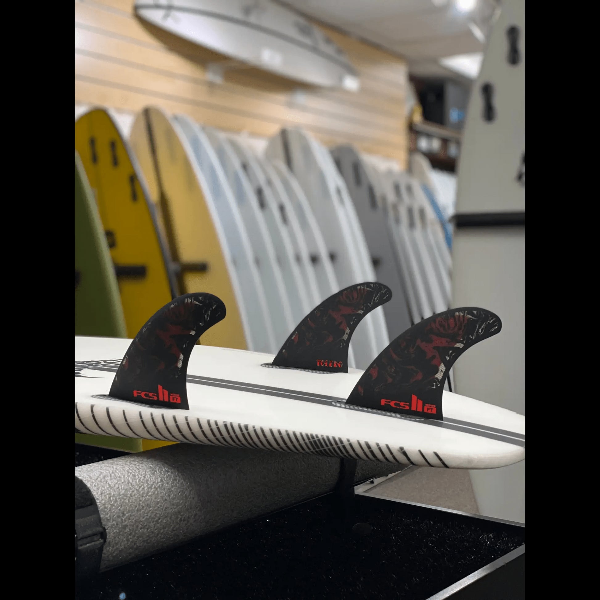 FCS II 3 Fins Filipe Toledo PC+Aircore Large Accelerator Template Black Red - SHOP SURF ACC. - [Surfboards Surf Shop and Clothing Boutique Honolulu]